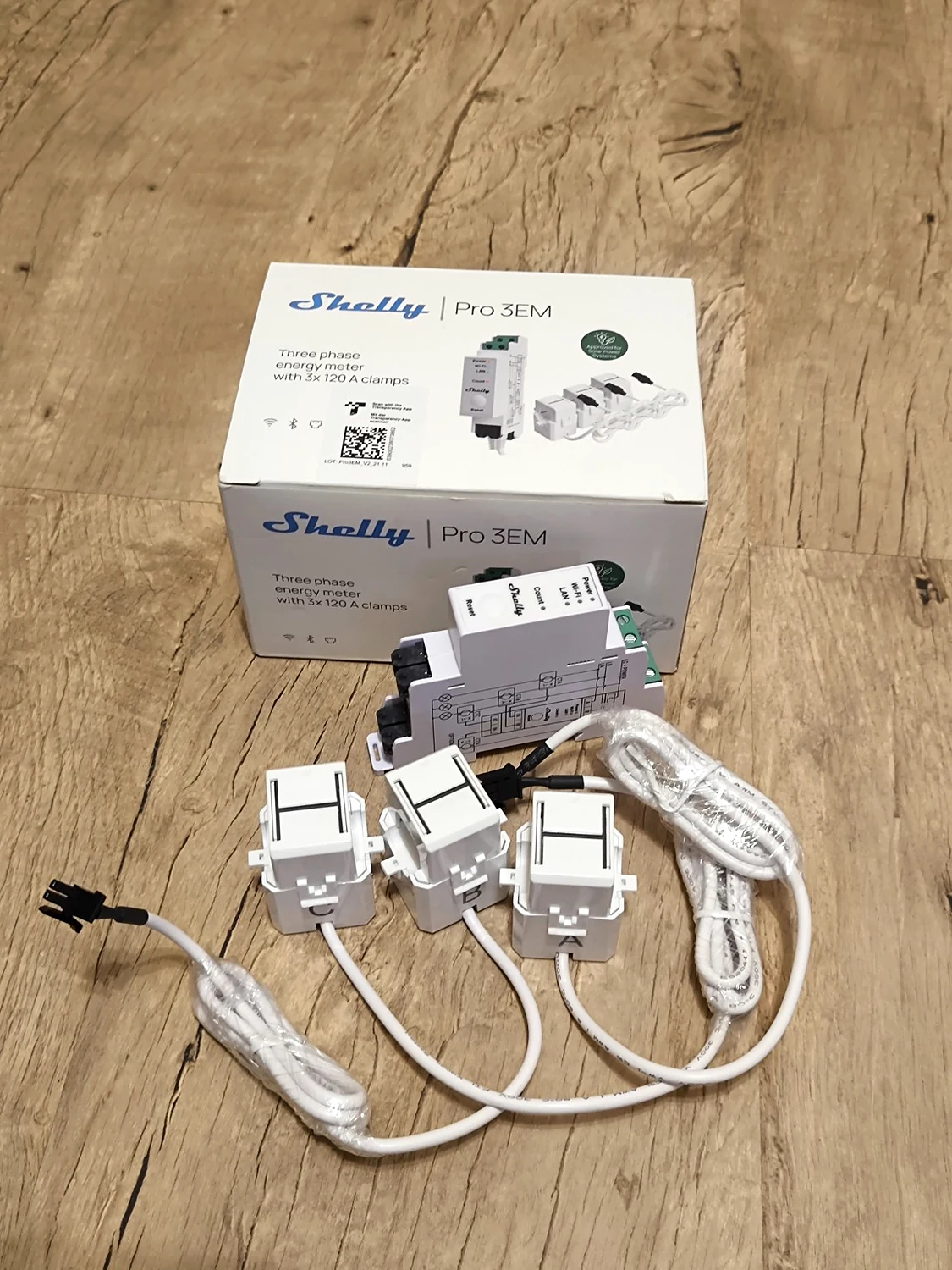 Shelly Pro 3EM z trzema przekładnikami prądowymi